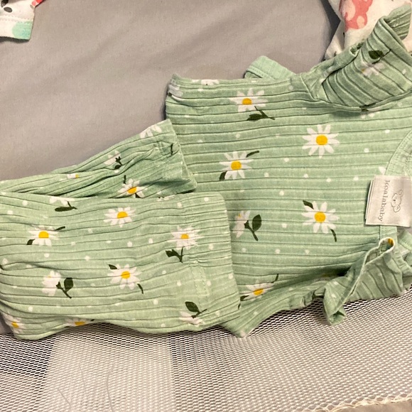 Baby clothes - Picture 6 of 7